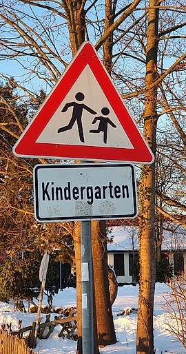 Schild: Kindergarten